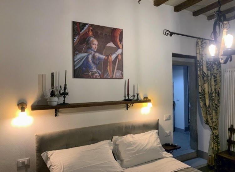 パラッツオーロ・スル・セーニオ La Torre Del Vicarioヴィラ エクステリア 写真